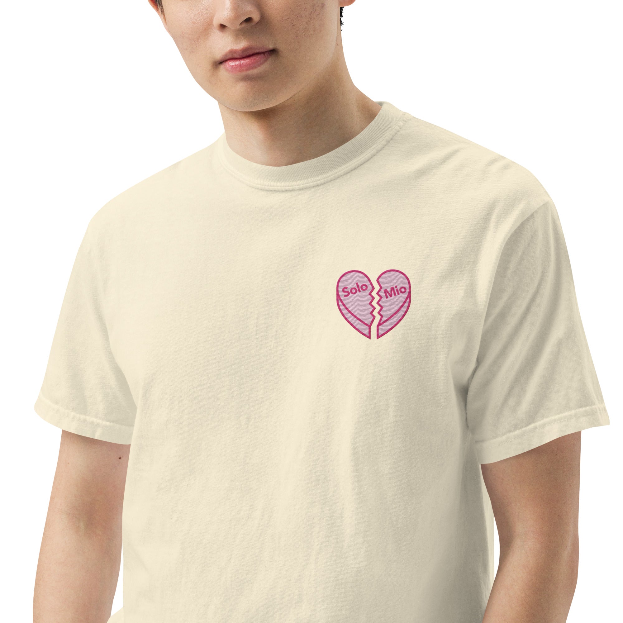 SOLO MIO Embroidered Broken Heart T-Shirt – Angel Studios Gift Factory